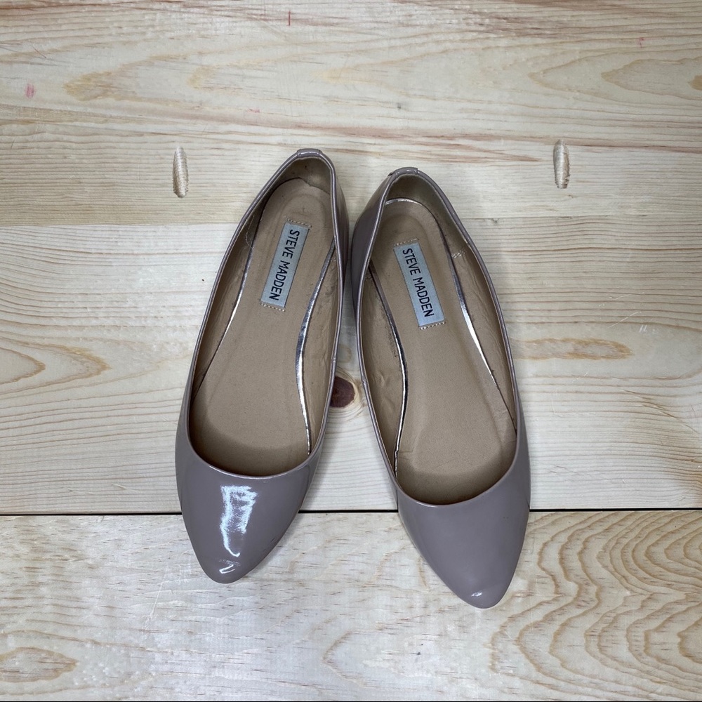 Steve Madden size 8 nude flats
